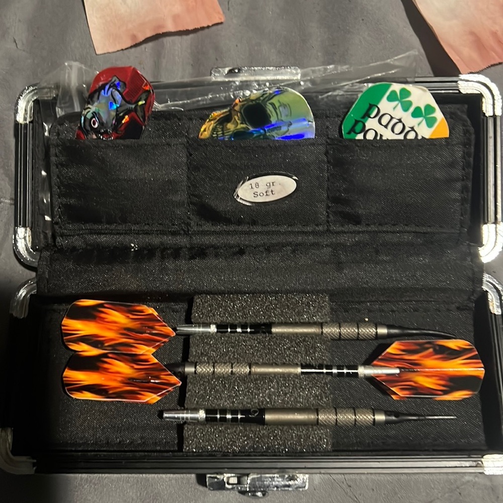 Piranha razor grip darts